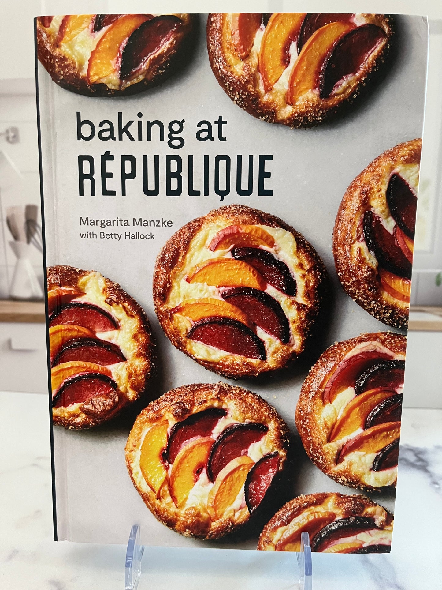 Baking at République: Masterful Techniques and Recipes